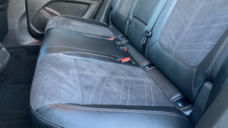 Vauxhall Grandland 1.5 Turbo D Ultimate 5dr Auto Diesel Hatchback